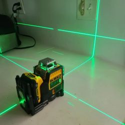 Dewalt DW088CG 12V MAX Green Self-Leveling 3 Lines 360 Degree Laser Level with 2.0Ah Battery, Charger and Case