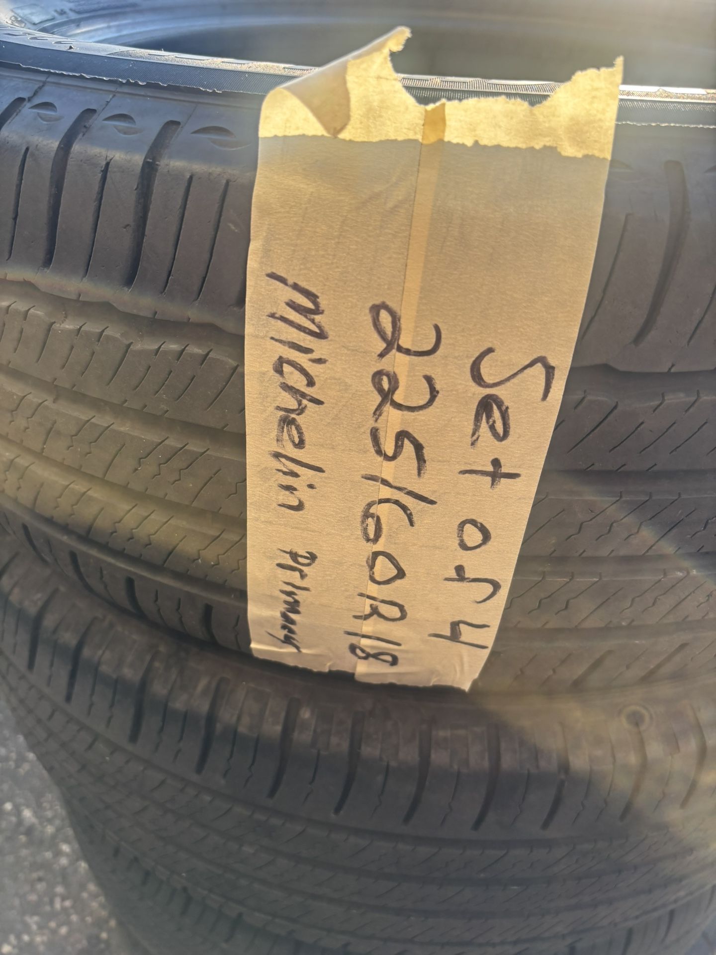 Set of 4 tires 225/60r18 Michelin primacy good condition $175