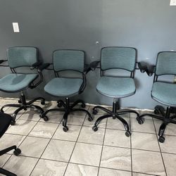 Office Chairs 