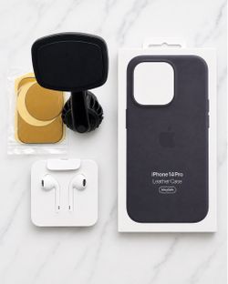 Apple iPhone 14 Pro Leather Case Bundle – MagSafe + Apple EarPods + Kaistyle Car Mount