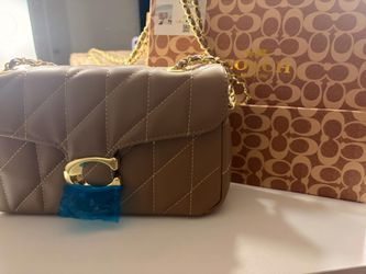 Ropa, perfumes y cosméticos