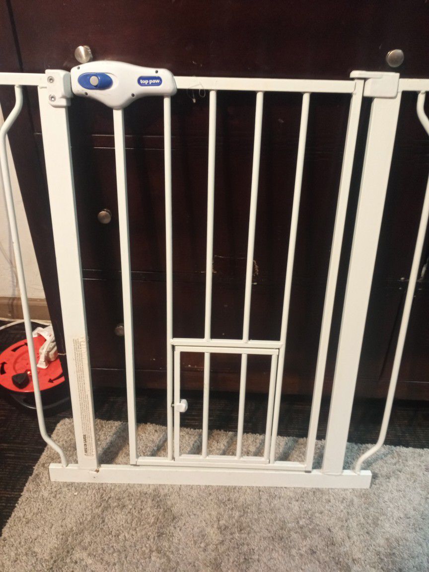 Safety Gate W/ Doggy Door At Bottom