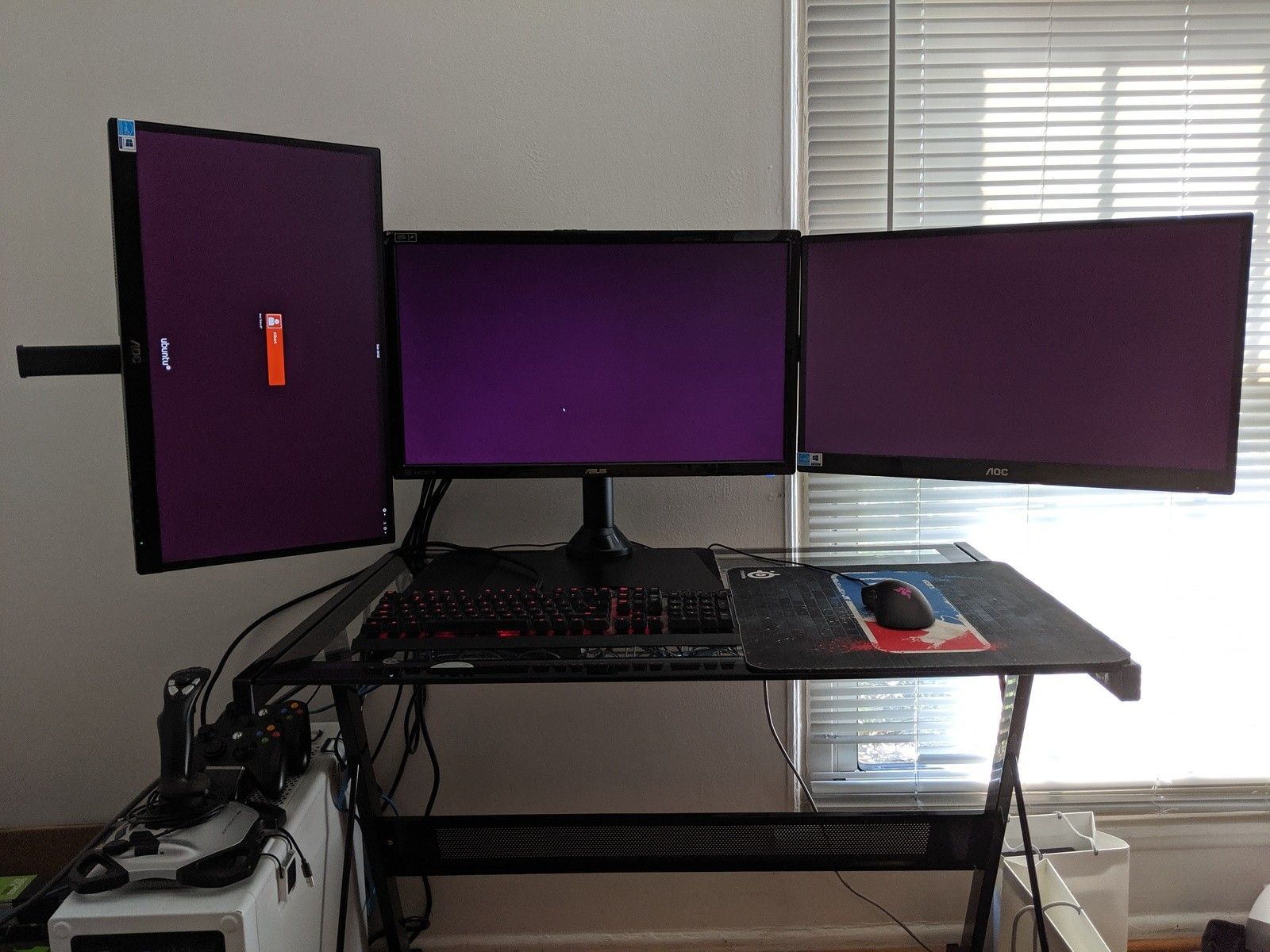 Triple Monitor Stand 3x 24" (Work from home and gaming)