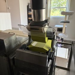 Commercial Juicer