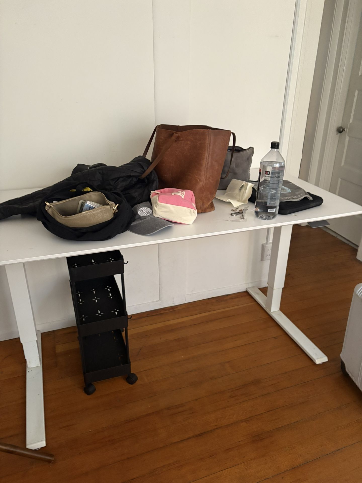 Sit/Stand Hydronic Lift Desk