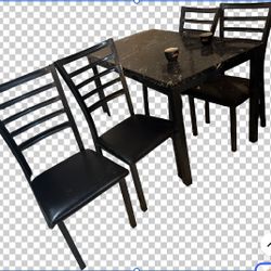 Table With 4 Chairs 