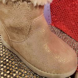 Cat & Jack Girls Size 8. Tan & Gold Sparkle Boots. Pre-owned Excellent.