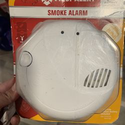 FIRST ALERT Hardwired Photoelectric Sensor Smoke Detector