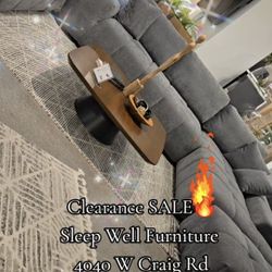 ✨️ Sectional Sofas✨️ Furniture Queen Bedrooms, Dining Avail