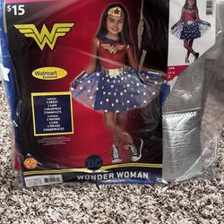 Girls Wonder Woman Halloween Costume ( Size 4-6)