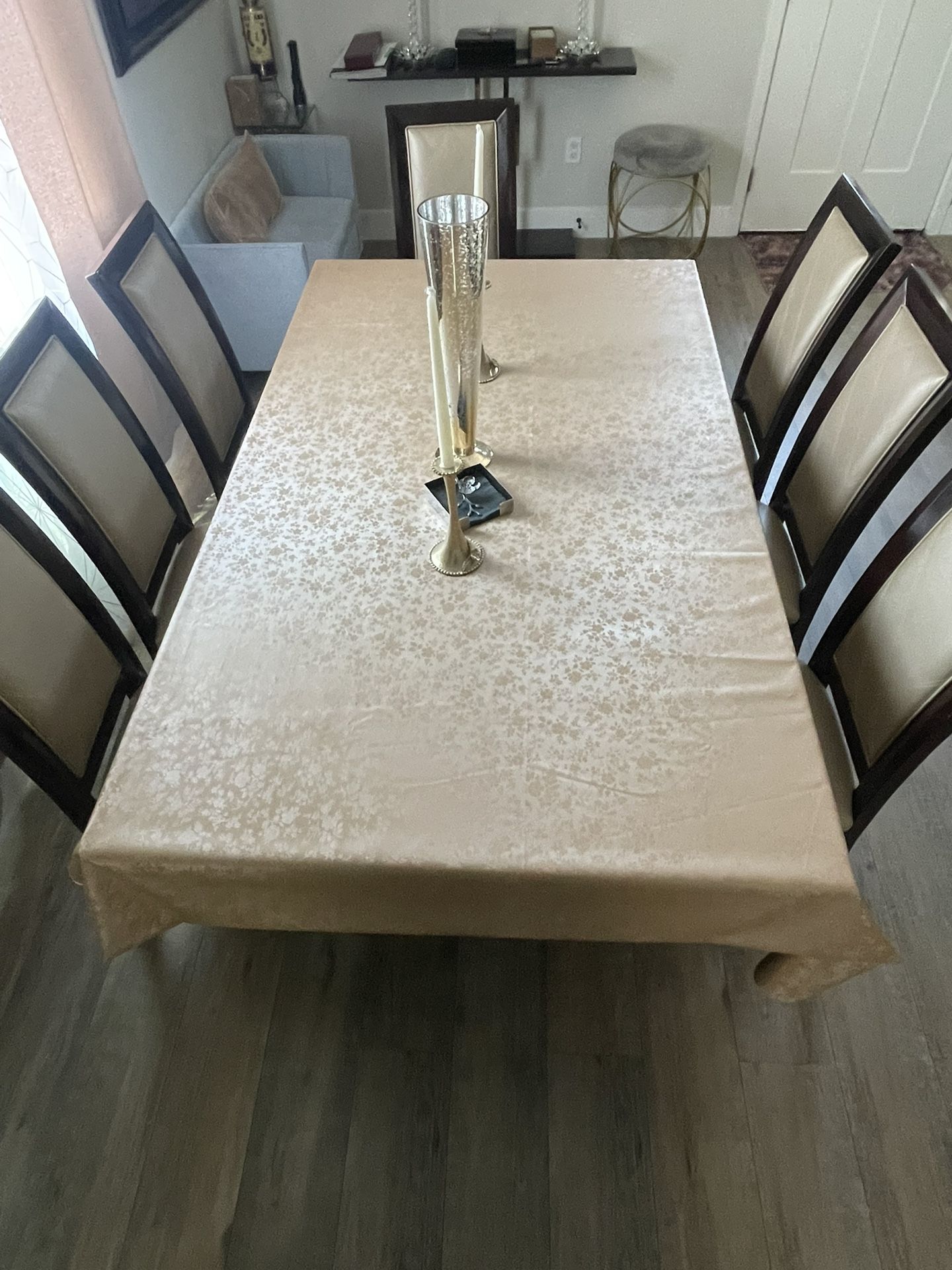 Dinning Table