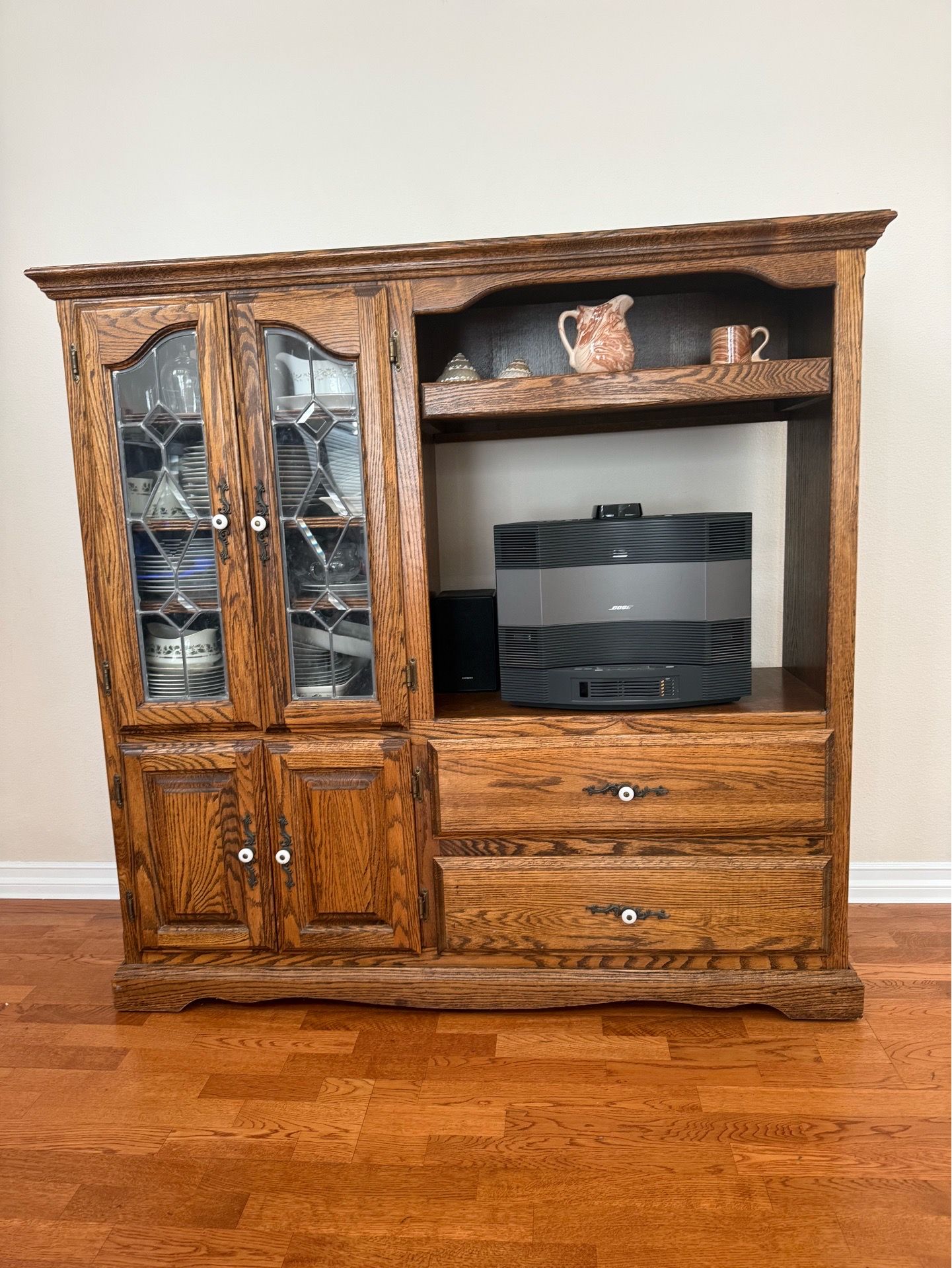 Oak china cabinet/hutch