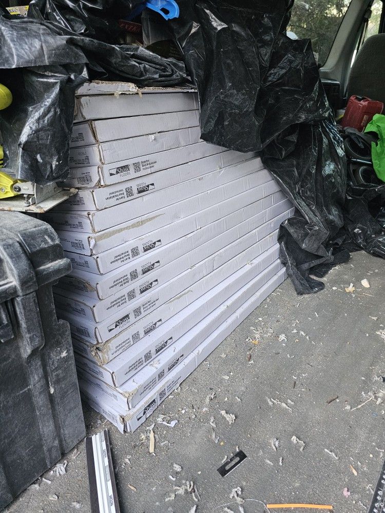 700 Pies cuadrados De Piso Vinilo Pegado