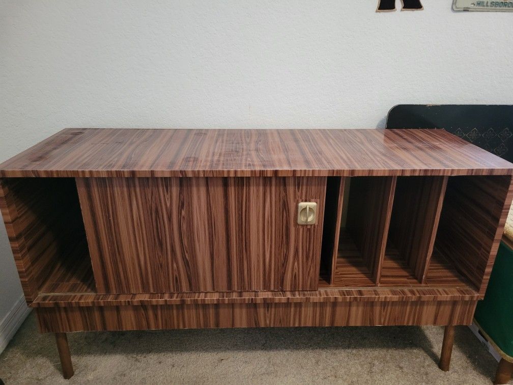 Record Hutch/ Entertainment Center