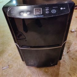LG Dehumidifier 65 Pint- 710 Watt 