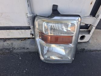 Ford F250 Headlight