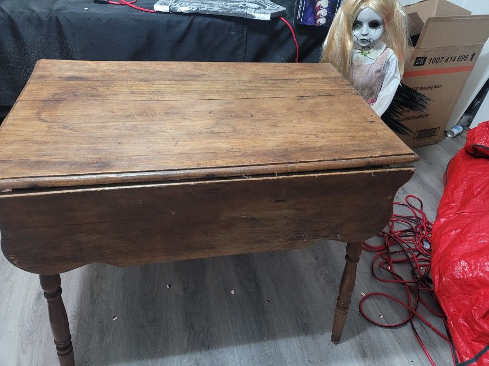 Antique/Vintage Drop Leaf Table