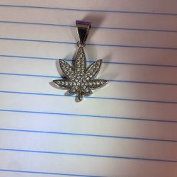 Chain Pendant 80$ OBO