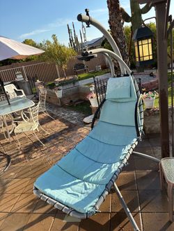 Floating lounge chair