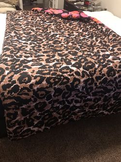 QUEEN SIZE CHEETAH/ ROSE REVERSIBLE