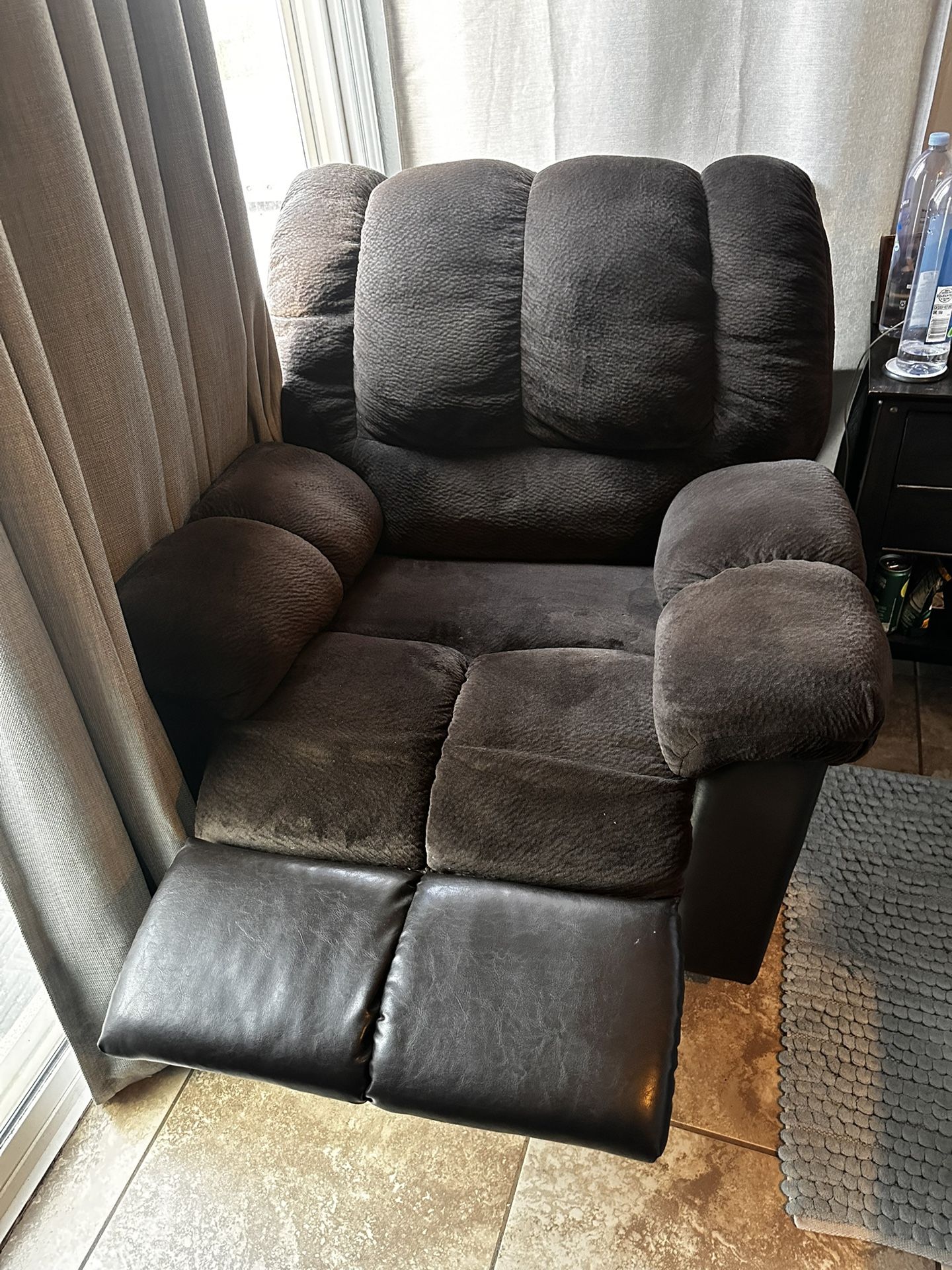 Very Comfy Recliner (In Great Condition-rarely Used)