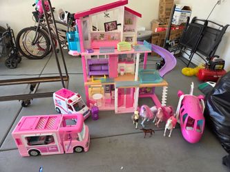 Barbie house cars ext