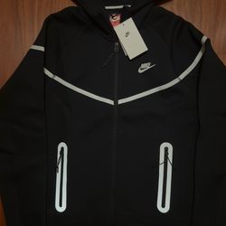 Nike tech hoodie reflective size medium