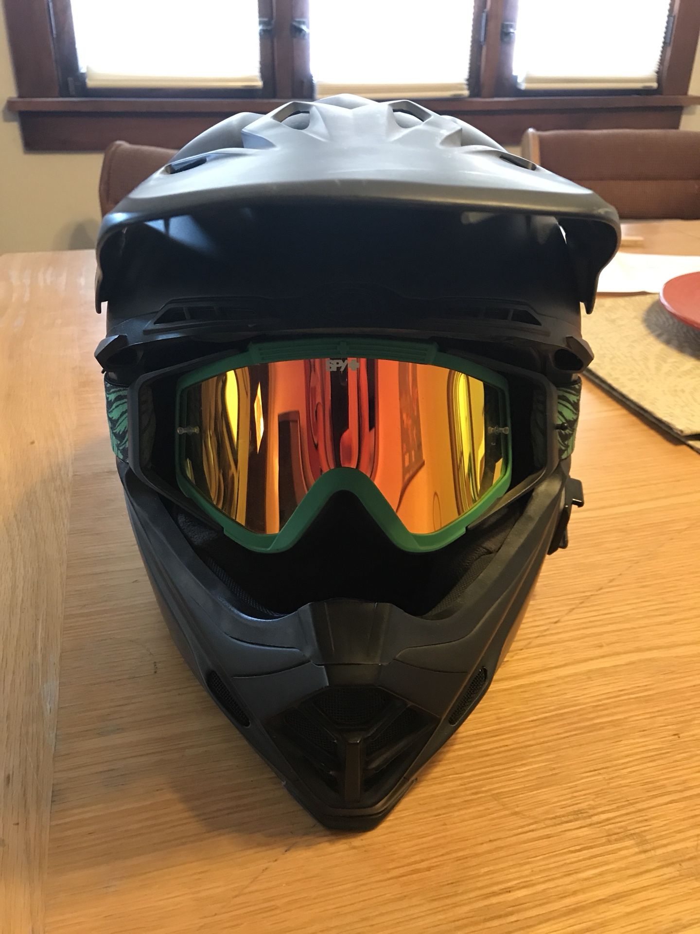 Bell moto 9 dirt bike helmet w/ Spy goggles