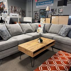 Beautiful L-shaped sectional! $1699 🏠🚨✨