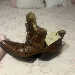 arriet Boots Size Size10