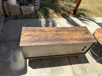 Free entertainment storage/tv stand & coffee table