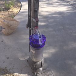 Dyson Allergin Vaccuum