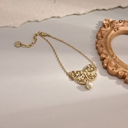 Fashion versatile must-have