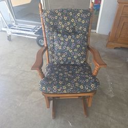 Glider chair mint condition