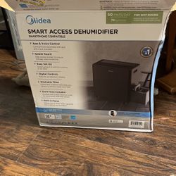 Smart Access Dehumidifier 