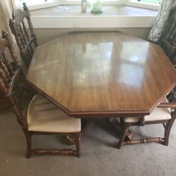 Dining Table With Leaf And 6 Chairs 