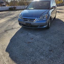 2005 Honda  Odyssey  Color Celeste