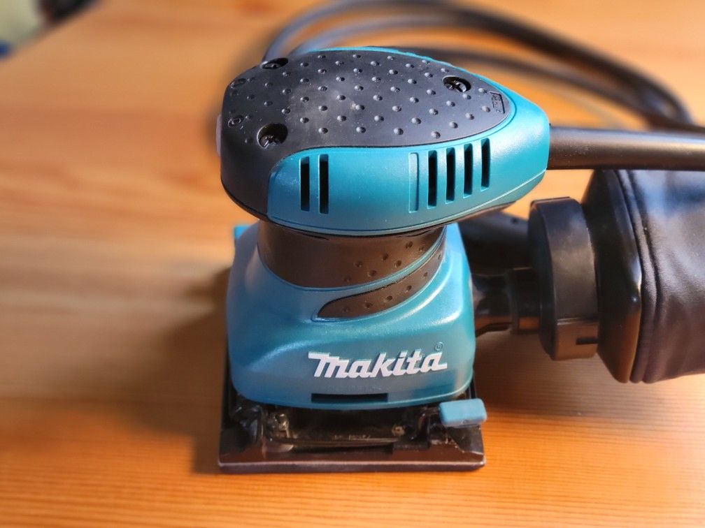 MAKITA Finishing Sander