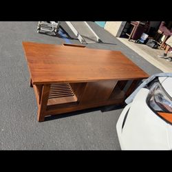 WOOD CENTER COFFEE TABLE