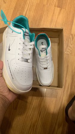 Nike Air Max Low-Top White Sneakers size 9.5