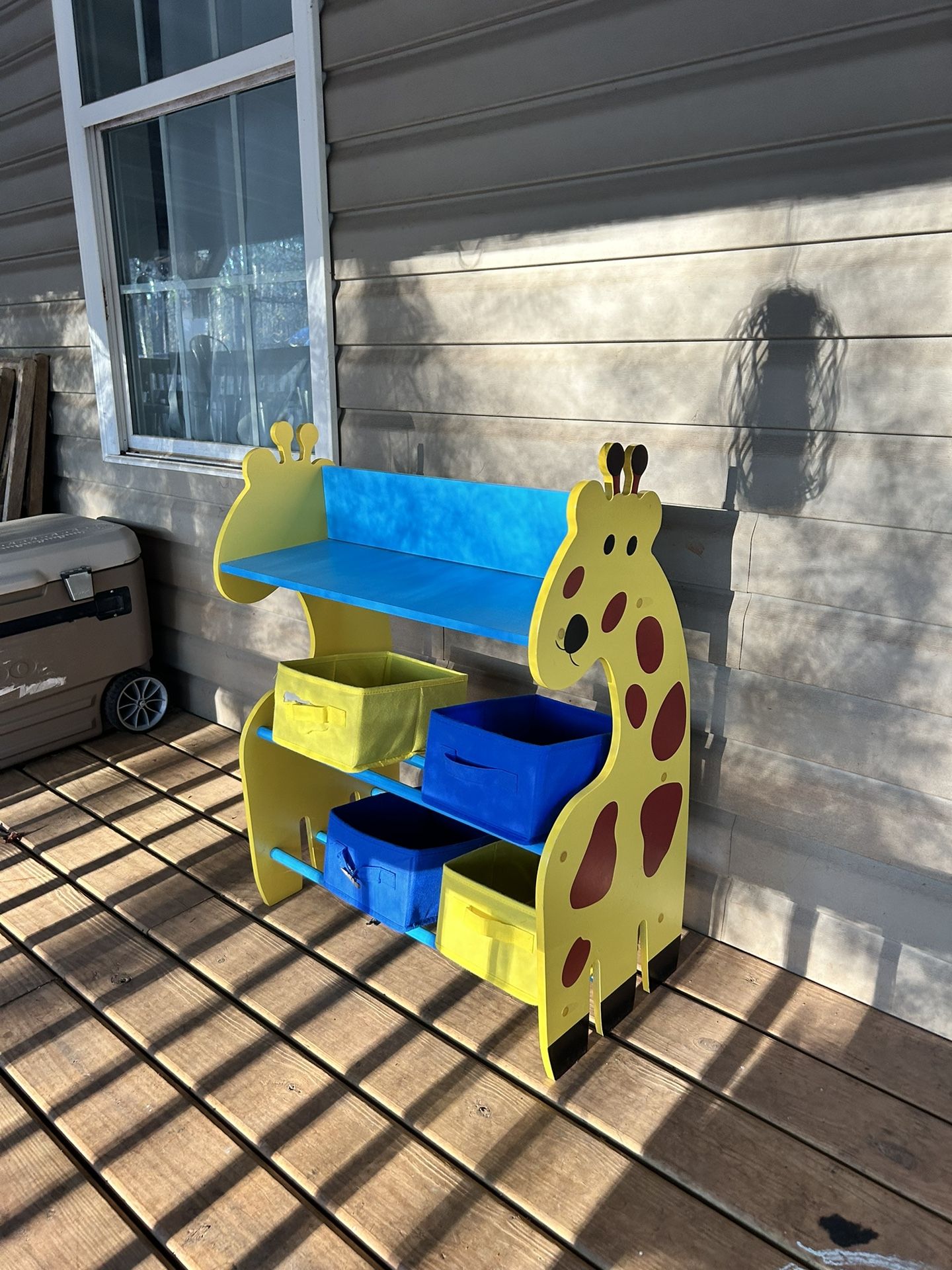 Giraffe Toy And Bookshelf 