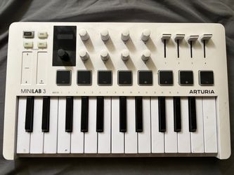 Arturia MiniLab 3 MIDI Controller/keyboard