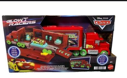 Transforming MACK playset