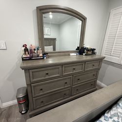 Dresser (7 Drawers) + Mirror