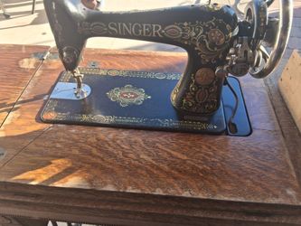 1920 antique Singer 66 Red Eye Sewing Machine