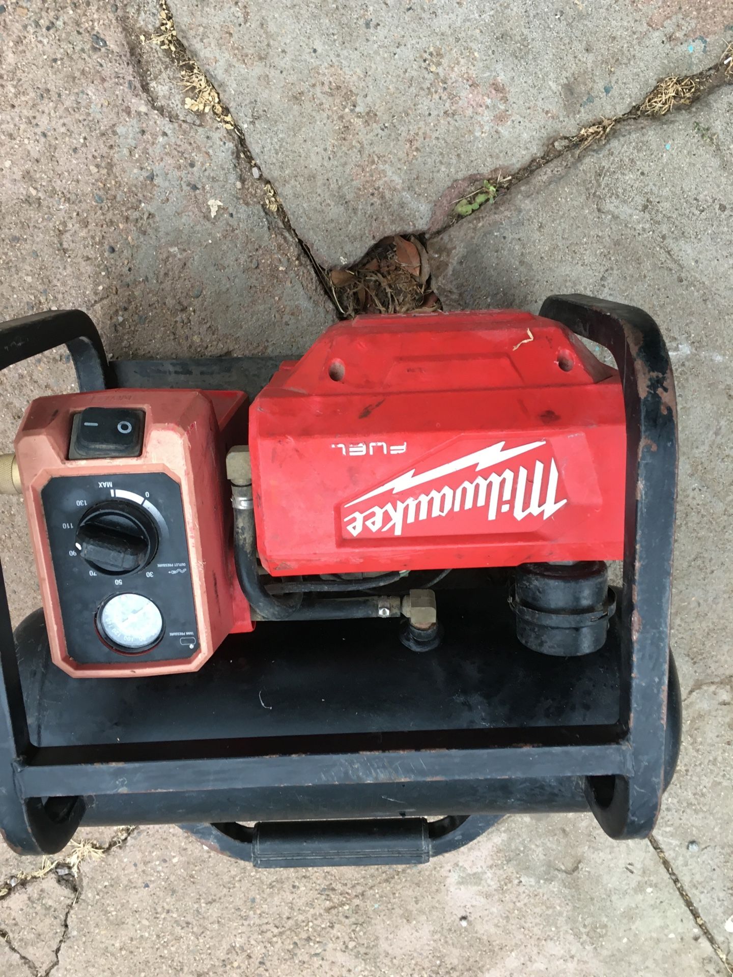 Milwaukee Compressor