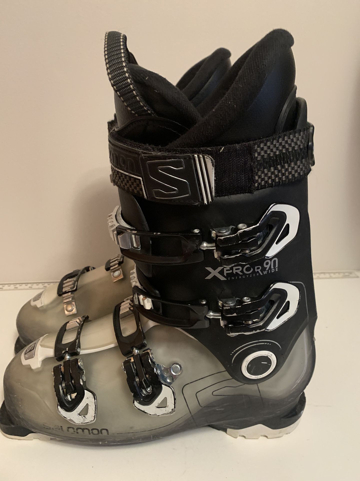 Salomon Ski Boots. Size 28