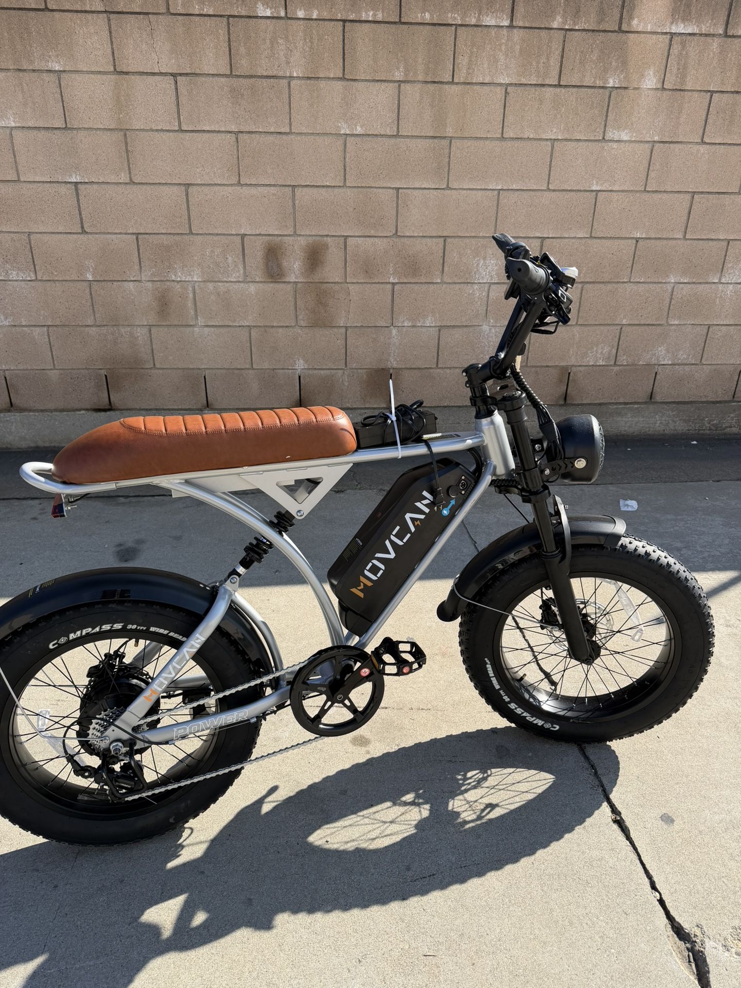 MOVCAN V60 MOTOR Peak 1000W-30MPH-RANGE 70MILES : It is equipped with a 1000W brushless hub motor that can reach a top speed of 30 mph. Battery & Ra