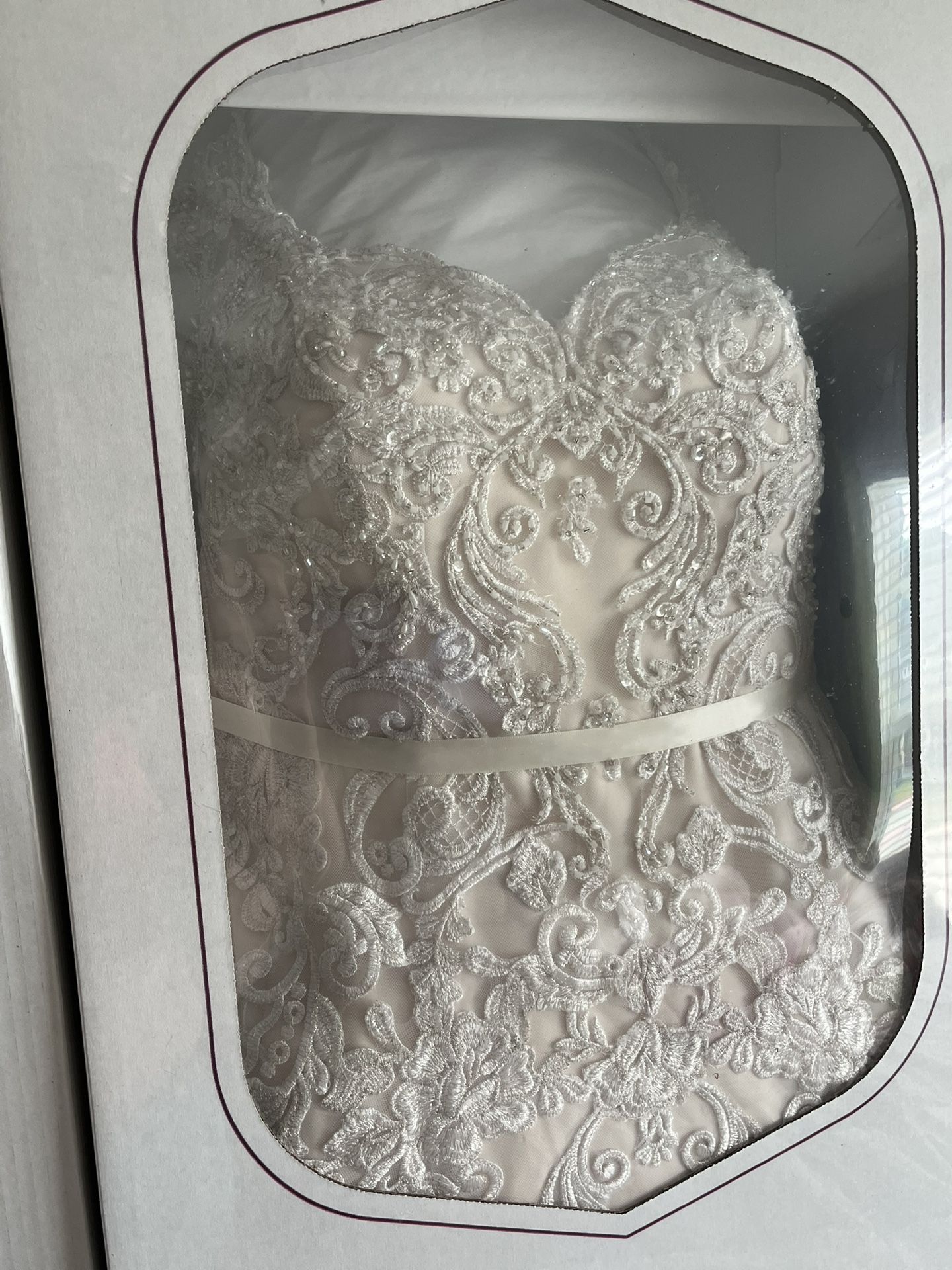 DAVID'S BRIDAL COLLECTION Tulle Cap Sleeve Mermaid Wedding Dress 16W Long
