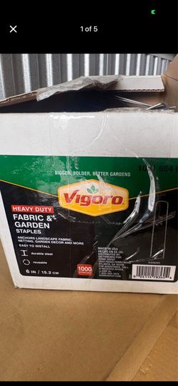 Vigoro HEAVY DUTY FABRIC & GARDEN STAPLES ANCHORS LANDSCAPE FABRIC, NETTING, GARDEN DECOR AND MORE EASY TO INSTALL durable steel reusable 6 IN / 15.2 